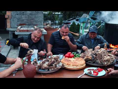 Видео: МЯСО БУЙВОЛА на УГОЛЬНОМ ГРИЛЕ.