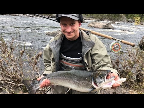 Видео: Рыбалка в Мурманске