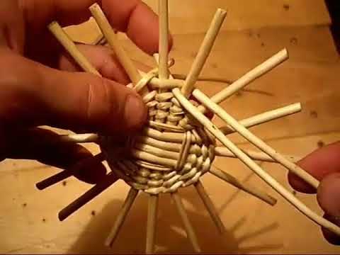Видео: Плетение круглого донышка из лозы. Полный видеоурок.