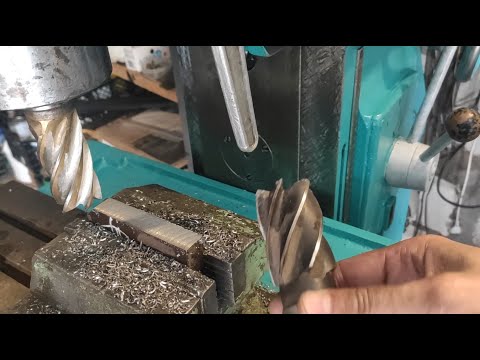 Видео: Фрезер 6в75 (ОФ-55) 1968г первая стружка после сборки Часть 5