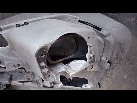 Видео: Установка облицовок противотуманных фар на Lada Vesta NG.