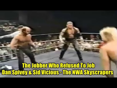 Видео: Джоббер, отказавшийся работать с Дэном Спайви и Сидом Вишесом — небоскребы NWA