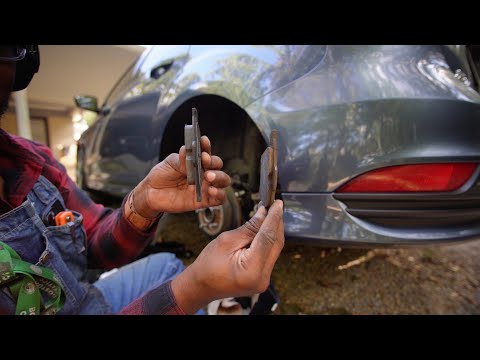 Видео: Замена задних тормозных колодок (Ford Focus St 2018) Часть 5…