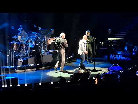 Видео: Сосо Павлиашвили и Александр Шоуа - Радовать