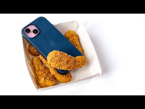 Видео: Самый жирный тест FineWoven чехлов для iPhone 15