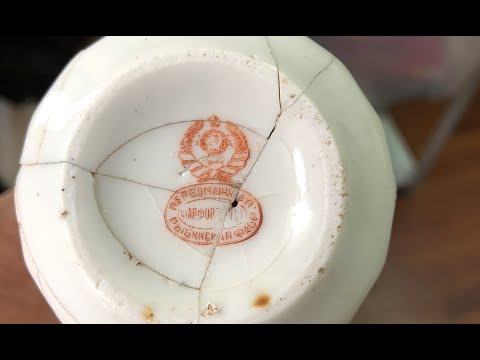 Видео: Как склеить фарфоровую чашку? Пример на чашке Фарфортрест 1924-1930 годов
