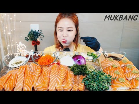 Видео: Субтитры) Сашми, салмонный суши MUKBANG ASMR eating show