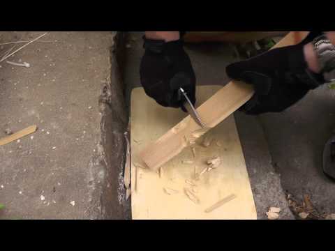 Видео: Рез по дереву: Chris Reeve Sebenza 21 wood cutting