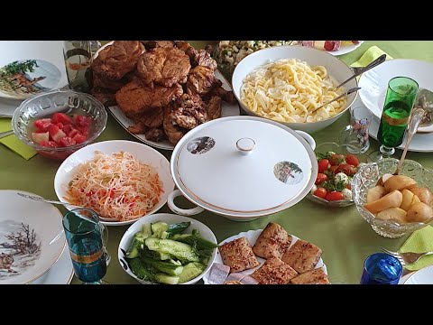 Видео: Ч 1 /НАКРЫЛИ СТОЛ 🥧🍷/ БУДЬТЕ ПРОЩЕ✌️ / ИДУ НА БАРАХОЛКУ / ЧАСТЬ 1 /