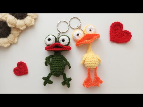 Видео: Вязаный Гусёныш💛 (БЕЗ КЛЕЯ) МК крючком🧶 #вязание #crochet #брелок #вяжем #крючком #амигуруми #diy #🧶