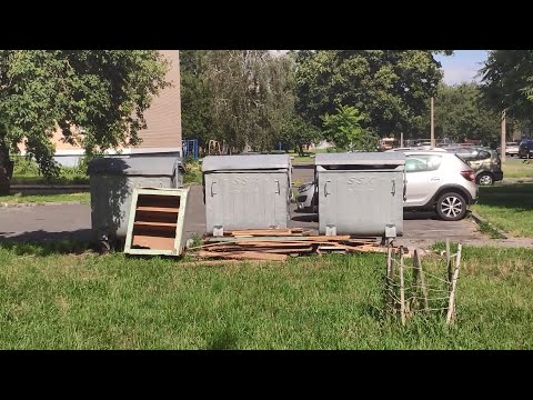 Видео: Мусорная проблема: крупногабаритным предметам не место на улицах города