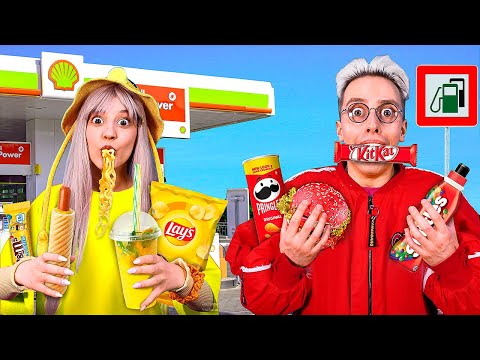 Видео: 24 часа ЕДИМ НА ЗАПРАВКАХ ТОЛЬКО КРАСНЫЙ vs ЖЕЛТЫЙ ЦВЕТ - Челлендж!