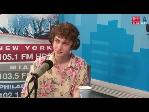 Видео: Алексей Паперный l Life is life