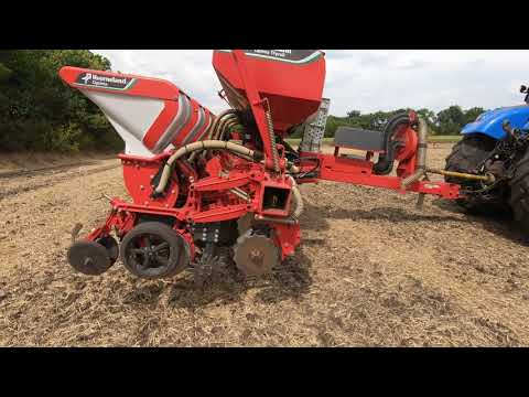 Видео: Огляд очищувача ряду на сівалку Kverneland Optima / Review Row Cleaner on Kverneland Optima Planter