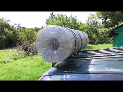 Видео: Установка забора из сварной сетки