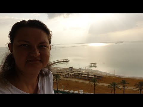 Видео: Мертвое море с маленьким ребенком! Подробный обзор отеля Vert Dead Sea | VLOG