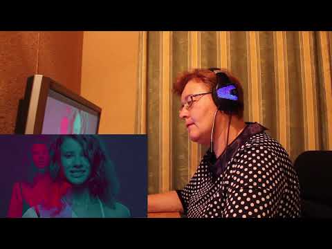 Видео: РЕАКЦИЯ МАМЫ НА [KAZKA — ПЛАКАЛА]