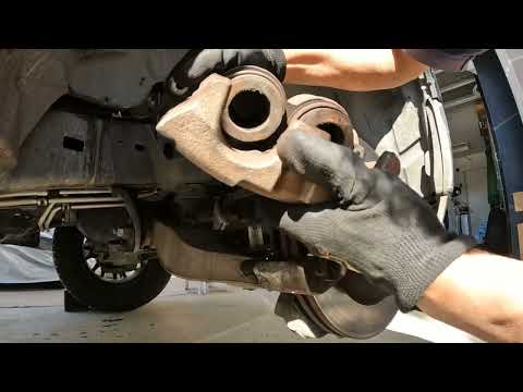 Видео: Передние тормозные колодки и ротор RAM 1500 2020 года, изготовленные с помощью Clipchamp
