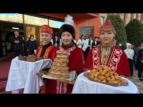 Видео: "Достук" ордендүү окуу жай 30 жылдык мааракесин белгиледи