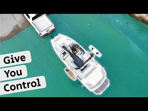 Видео: Основы управления лодкой. Как спустить на воду и поднять лодку [катер с внутренним мотором]