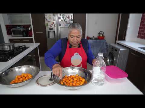 Видео: Приготовление маринованного кумквата двумя способами: кисло-сладкий и маринованный кумкват