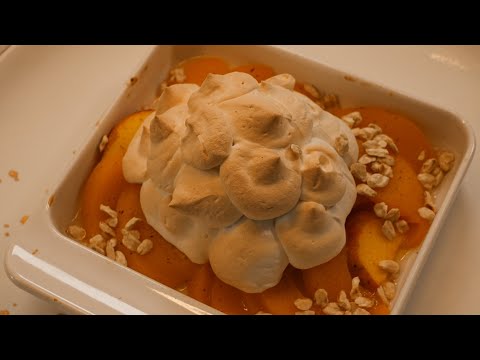 Видео: Печенные персики с мороженным//Десерт