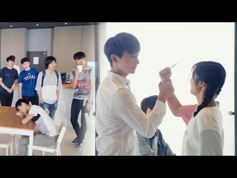 Видео: Золушка дала пощёчину самому красивому парню на публике, все были ошеломлены