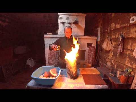 Видео: КУПИЛ ХУТОР в ЛЕСУ на краю БОЛОТА. Часть 10.Жизнь в лесу. Холодец из печки. Купаюсь в пруду.