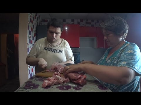 Видео: Готовим с Мамой плов в казане (приготовление плова)