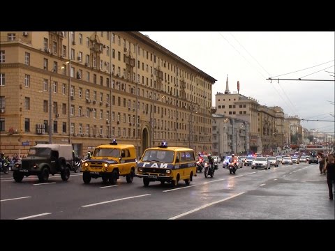 Видео: День города в Москве. Парад городской техники. Birthday of Moscow. The parade of municipal vehicles.