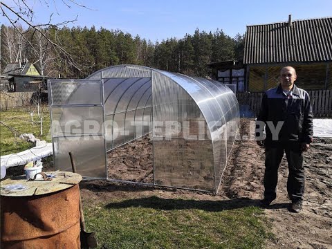 Видео: Монтаж(сборка) теплицы "Плюс"
