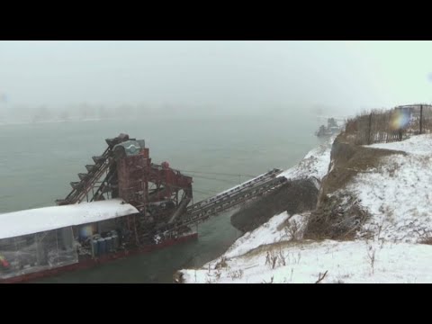 Видео: Как углубляют Иртыш в Глубоковском районе ВКО