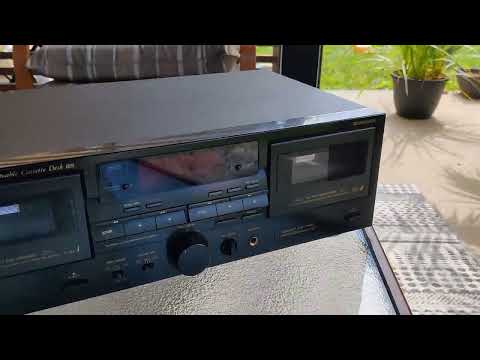 Видео: TEAC W-700R — японська касетна дека з 90-х.