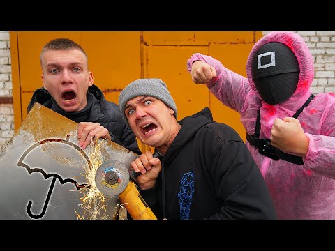 Видео: Игра в кальмара в реальной жизни! Вырежи соту, чтобы выжить!