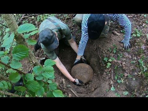 Видео: Я НАШЕЛ В ЛЕСУ РАБОТУ НА ЦЕЛЫЙ ГОД! НАХОДКИ БУДУТ РАДОВАТЬ ПО ПОЛНОЙ!