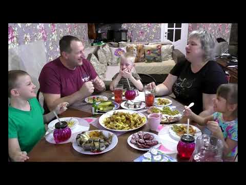 Видео: МУКБАНГ.  КАРТОШКА жареная с мясом, селёдка.