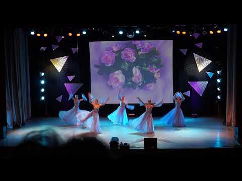 Видео: Образцовый детский коллектив "Версия".  Танец "Нежный возраст".