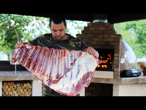 Видео: ОГРОМНЫЕ ГОВЯЖЬИ РЕБРА С КАРТОФЕЛЕМ В ДРОВЯНОЙ ПЕЧИ