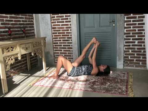 Видео: Как сесть на шпагат. Продольный шпагат