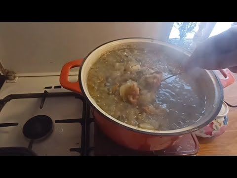 Видео: Вот и февраль. Готовлю щи из квашеной капусты.