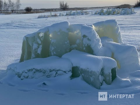 Видео: Заготовка льда в Якутии / Якутия авылында боз әзерләү