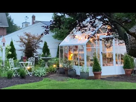 Видео: Экскурсия по теплице завершена! 🥳 Parkside от BC Greenhouse Builders 🪴 Как растёт?