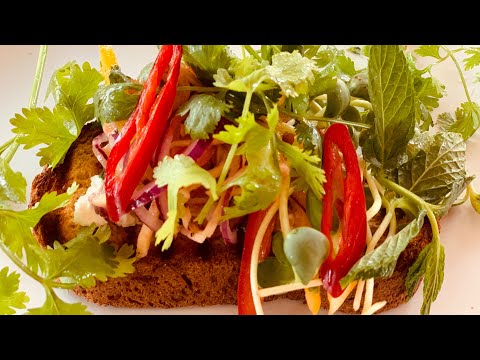 Видео: Для ИСТИННЫХ ГУРМАНОВ - ИЗЫСКАННЫЙ ТАРТАР из лосося! НЕОБЫЧНОЕ сочетание вкусов!