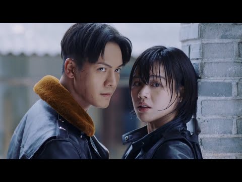 Видео: Красавица-полицейская объединилась с асом под прикрытием, чтобы разгромить преступную группировку!