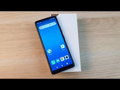 Видео: XIAOMI QIN 2 - САМЫЙ УПОРОТЫЙ ТЕЛЕФОН СЯОМИ!