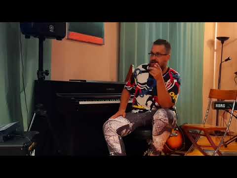 Видео: Упражнения для развития слуха и его  координации с голосом