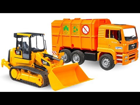 Видео: Развивающие машинки — видео для самых маленьких: Машины-Помощники две серии — Мусоровоз и Трактор
