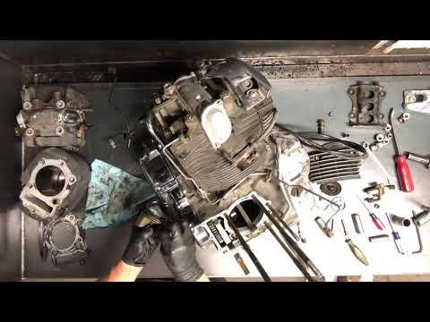 Видео: Yamaha VStar V Star 1100 — демонтаж верхней части поршня/головки цилиндра (часть 1 из 4)