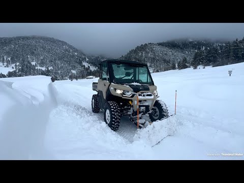 Видео: Вспахиваем с 2023 Can Am Defender Limited