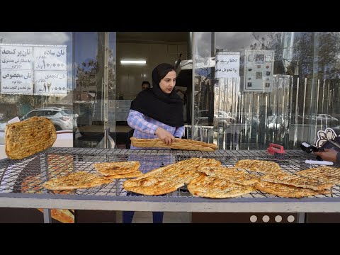 Видео: Выпечка иранского хлеба Барбари;легкий хлеб٫Вкусный хлеб и популярный хлеб|видео